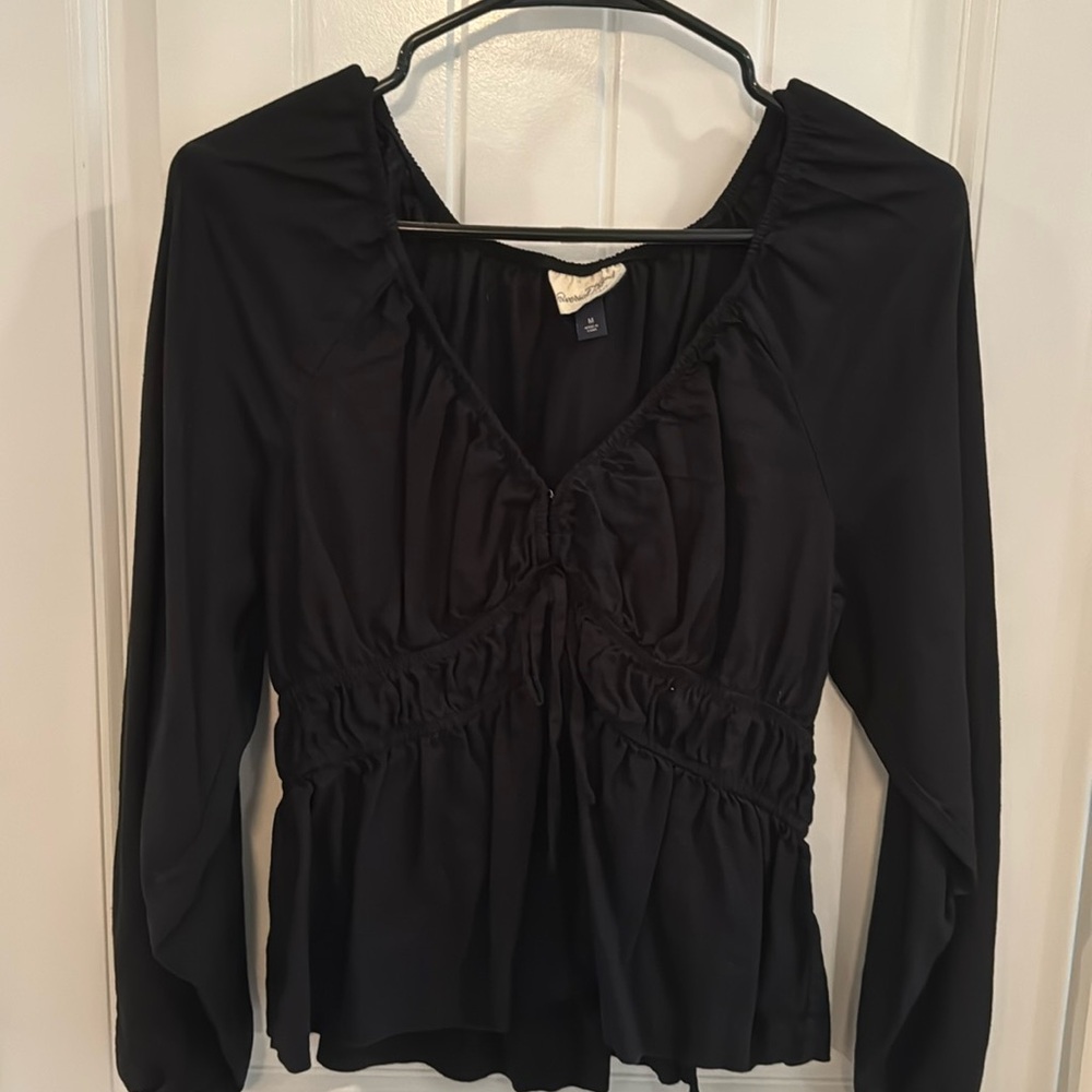 Universal Thread black top